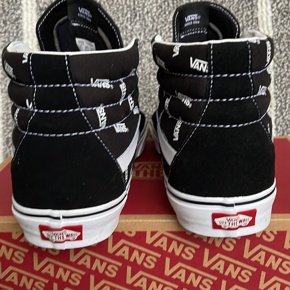 Vans Men’s Sk8-Hi Vans Black/True White Sneakers - Picture 14 of 16
